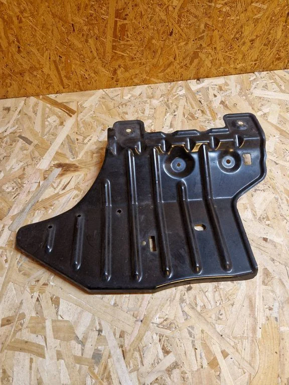 Engine splash shield/under tray T1GB