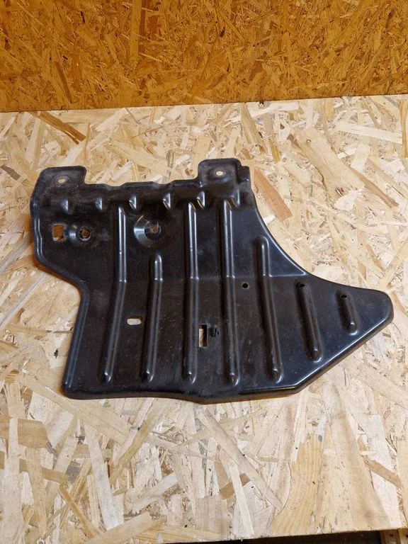Engine splash shield/under tray T1GB