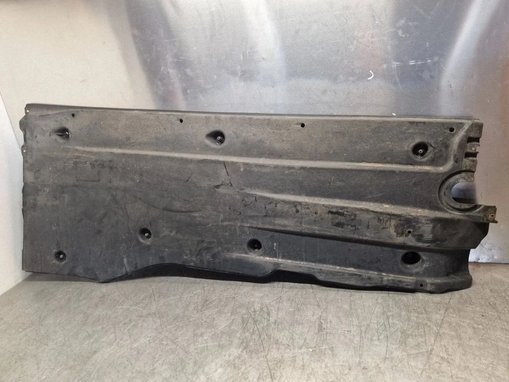 Center/middle under tray cover 3Q0825202