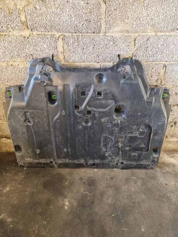 Center/middle under tray cover 9647060580
