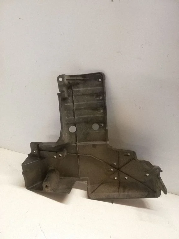 Center/middle under tray cover 7764142040