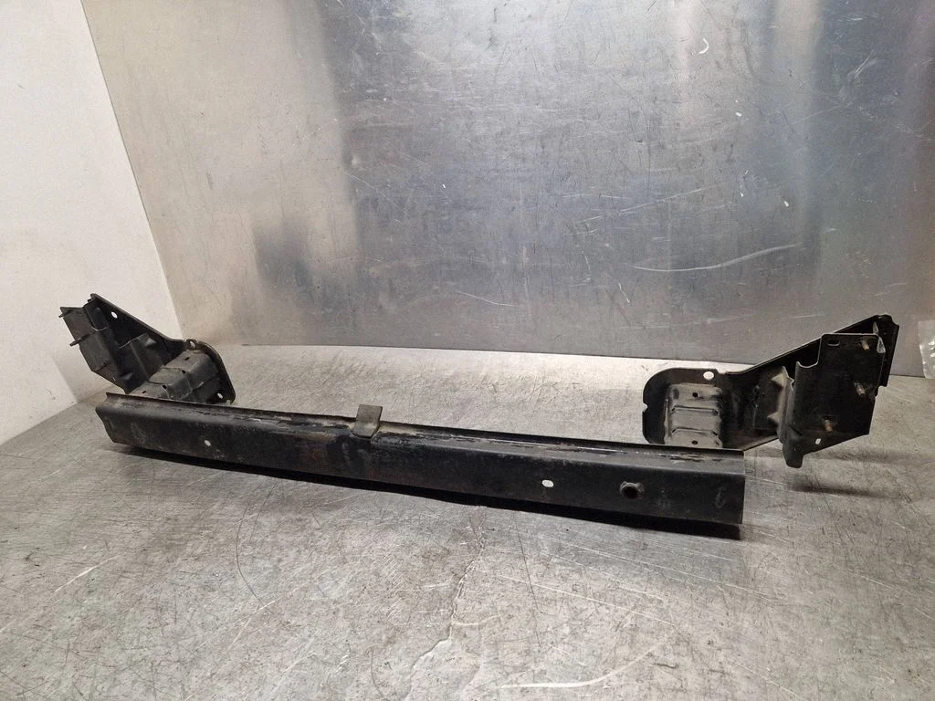 Rear bumper cross member D3909