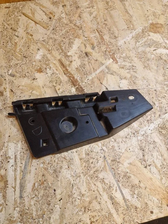 Rear bumper mounting bracket 9688157580