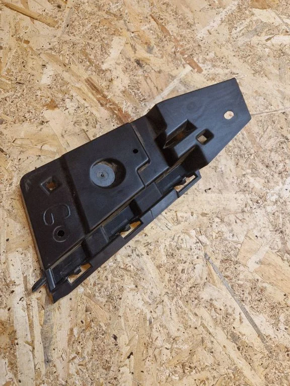 Rear bumper mounting bracket 9688157680