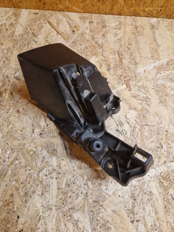 Rear bumper mounting bracket 9687949080