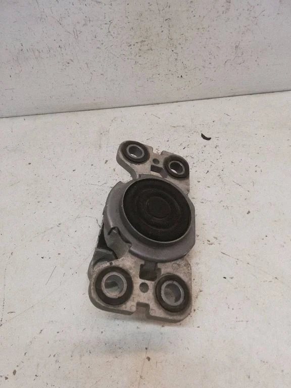 Gearbox mount – Volvo XC60 (2014-2016)