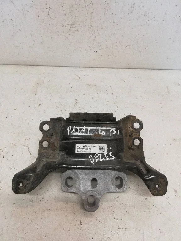 Gearbox mount – Volkswagen Passat CC (2008-2016)