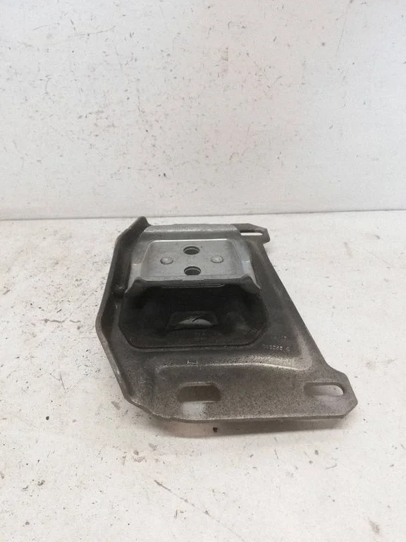 Gearbox mount 9673768480C