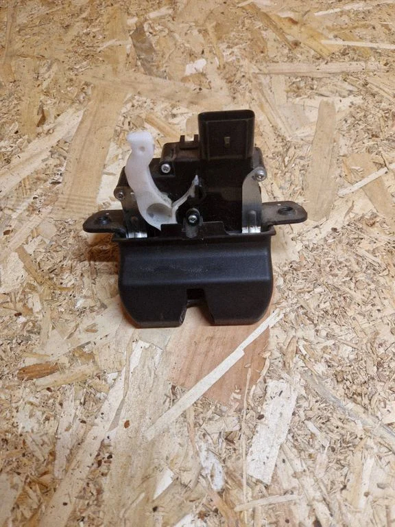 Tailgate/trunk/boot lock/catch/latch – KIA Sportage (2016-2021)