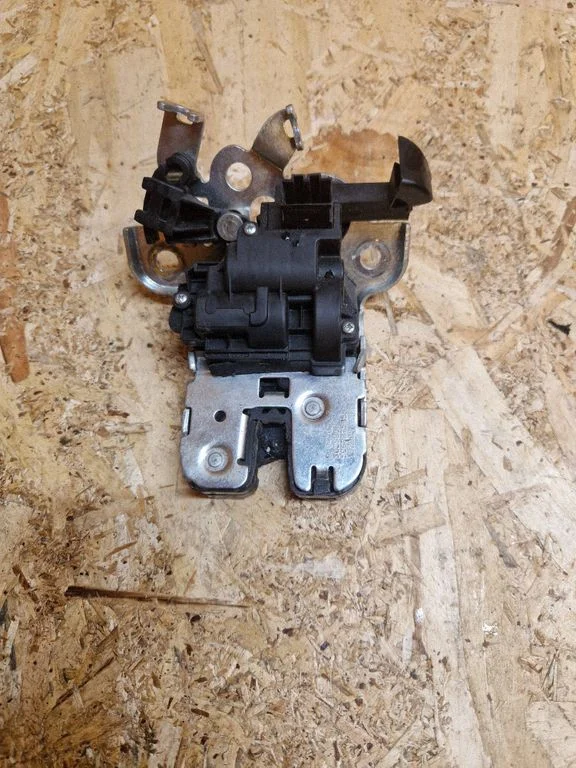 Tailgate/trunk/boot lock/catch/latch – Volkswagen Jetta VI (2011-2018)