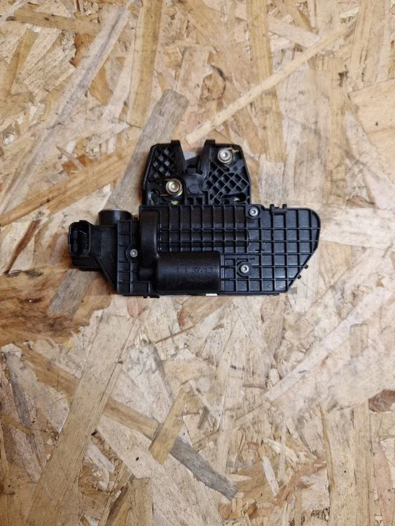 Tailgate/trunk/boot lock/catch/latch 9151487499