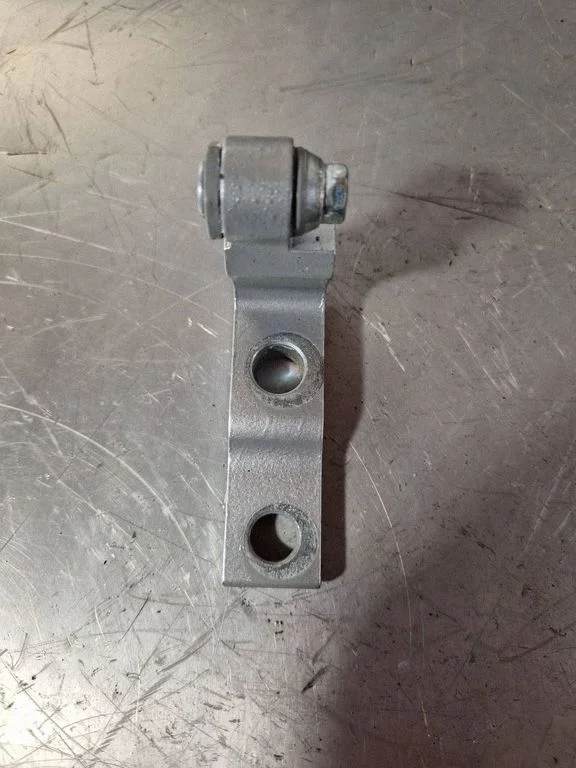 Front door lower hinge – Volvo S90, V90 (2016-)