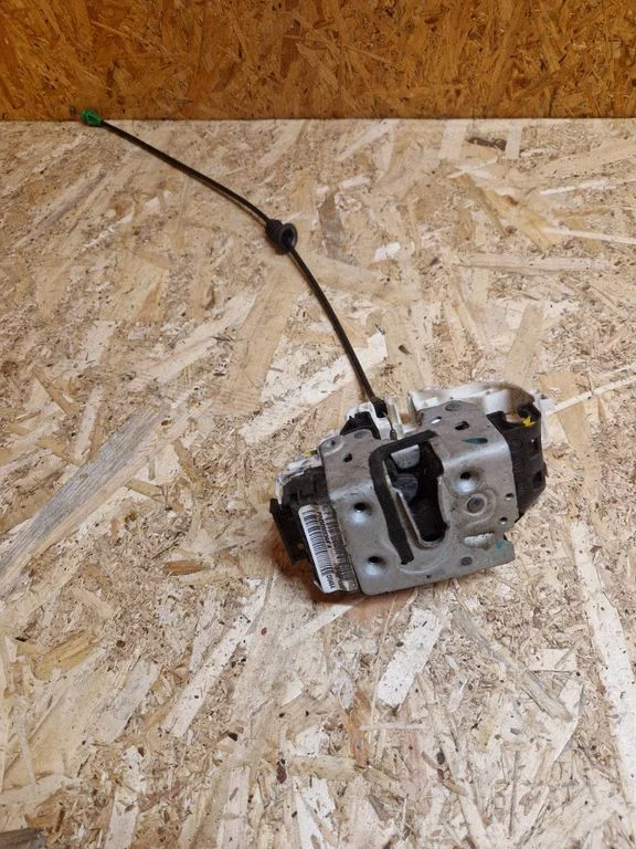 Front door lock P04589693AA
