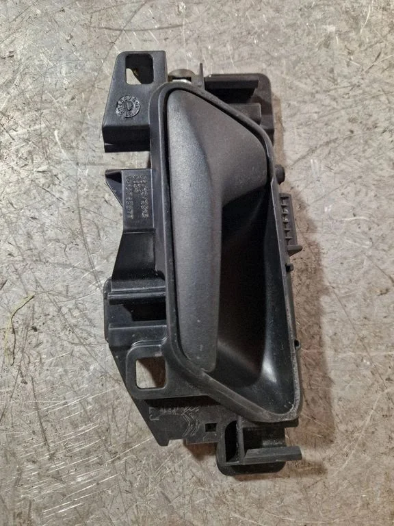 Iekšējais atvēršanas rokturis 9819743977
