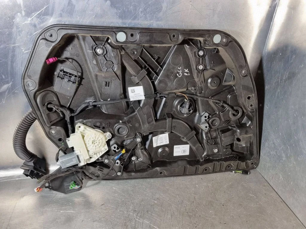 Front window lifting mechanism without motor – Mercedes-Benz GLC-Class C253 (2016-)