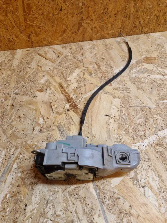 Front door lock 51827956