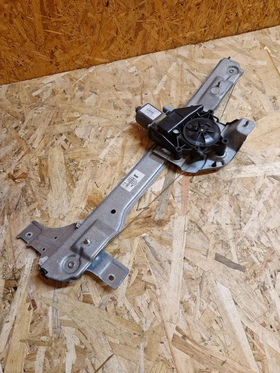 Front door window regulator with motor 9673154380