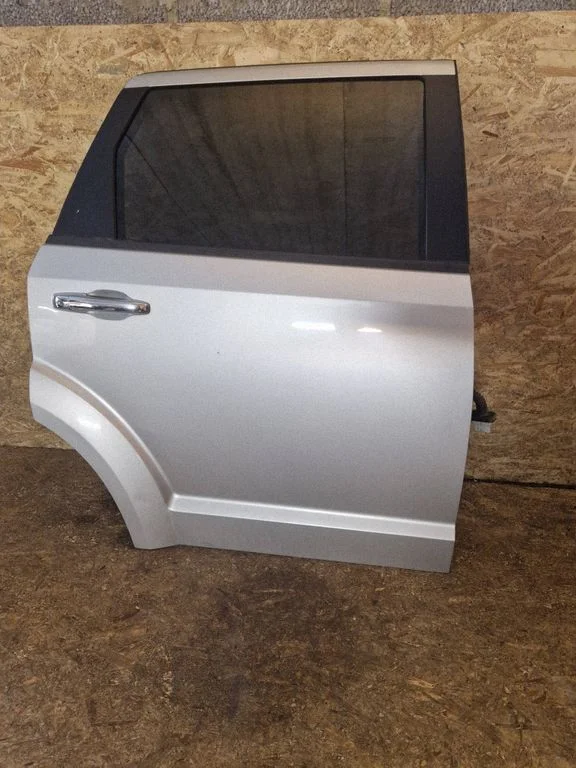 Rear door – right