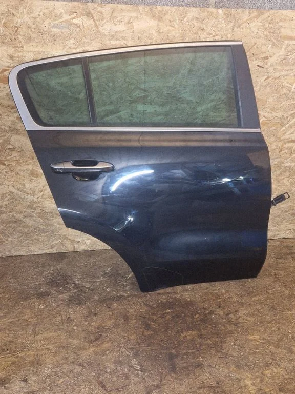 Rear door – right