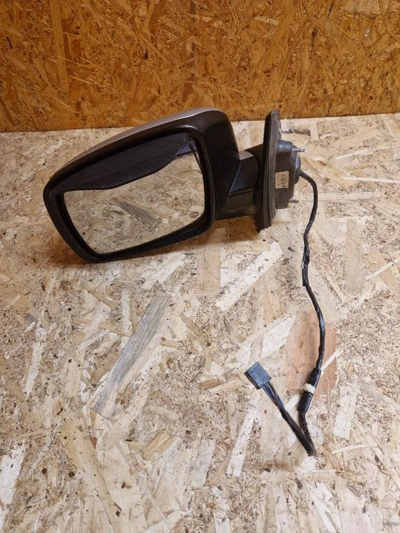 Front door electric wing mirror E11026144