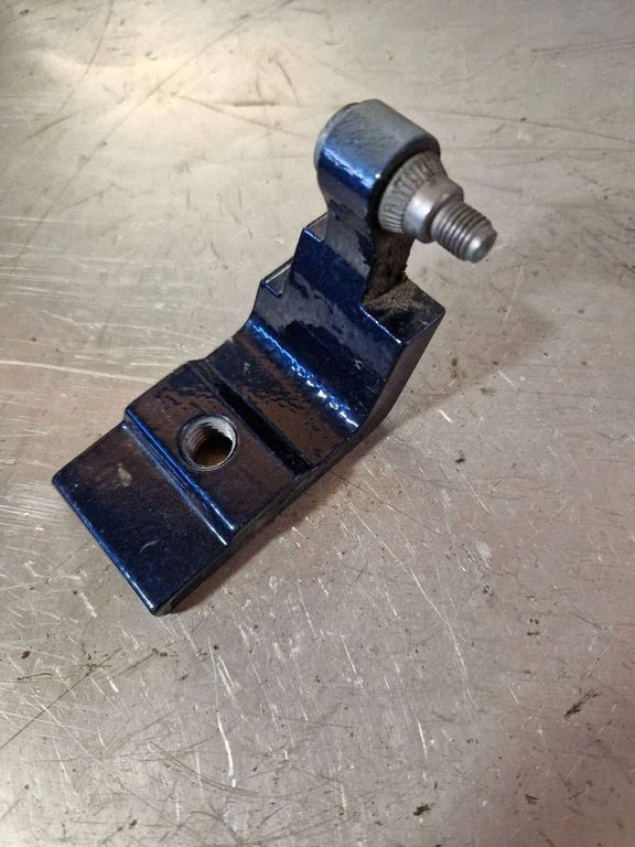 Tagaukse hingede komplekt – BMW X3 F25 (2010-2017)