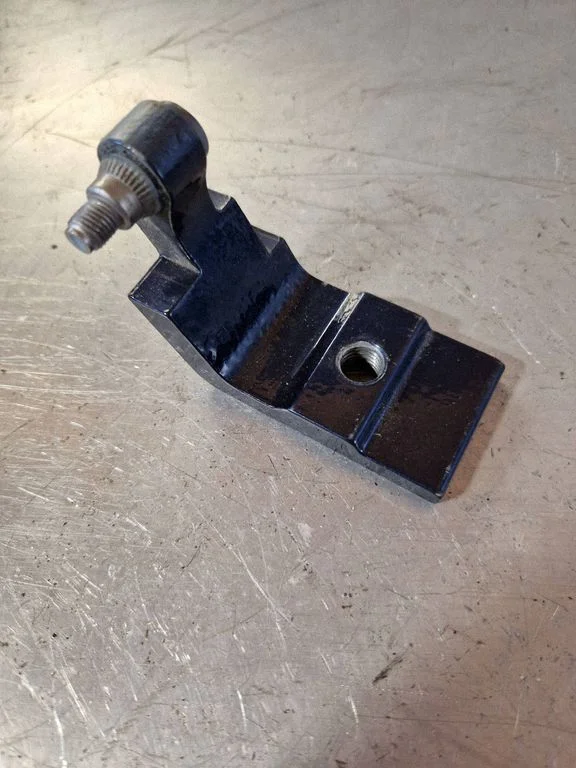 Tagaukse hingede komplekt – BMW X3 F25 (2010-2017)