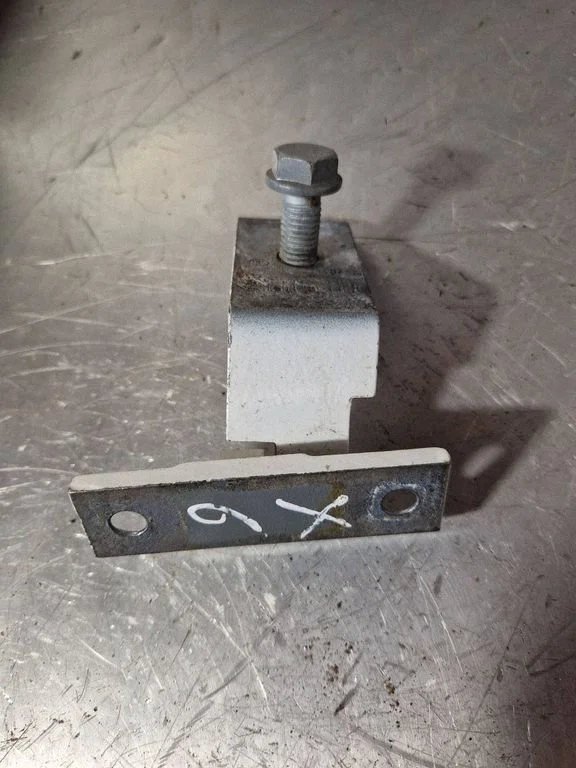Tagaukse hingede komplekt – BMW X6 E71 (2008-2014)