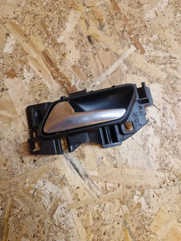 Rear door interior handle 311339