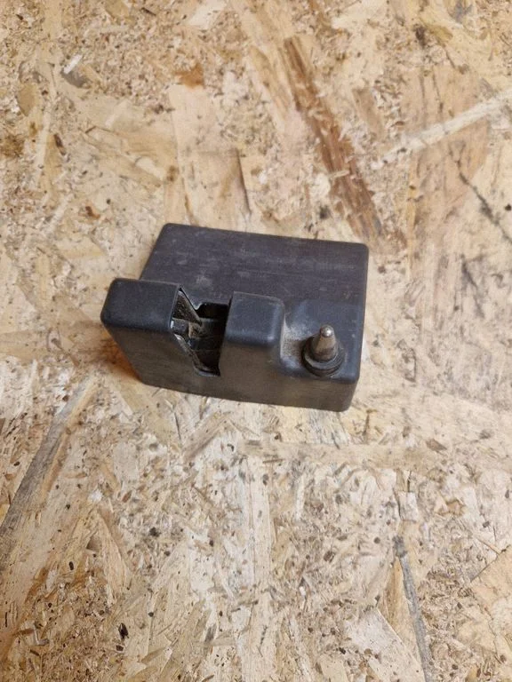 Rear door lock BK21V431A03AM