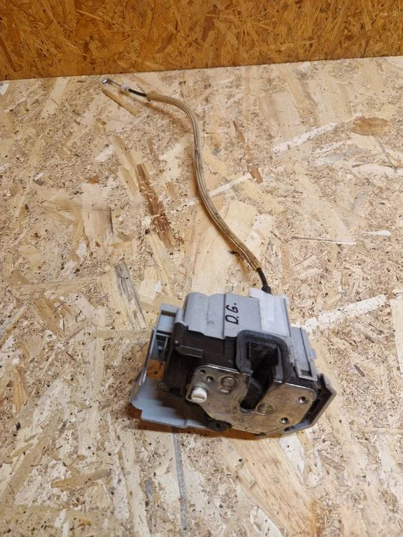 Rear door lock 51827959