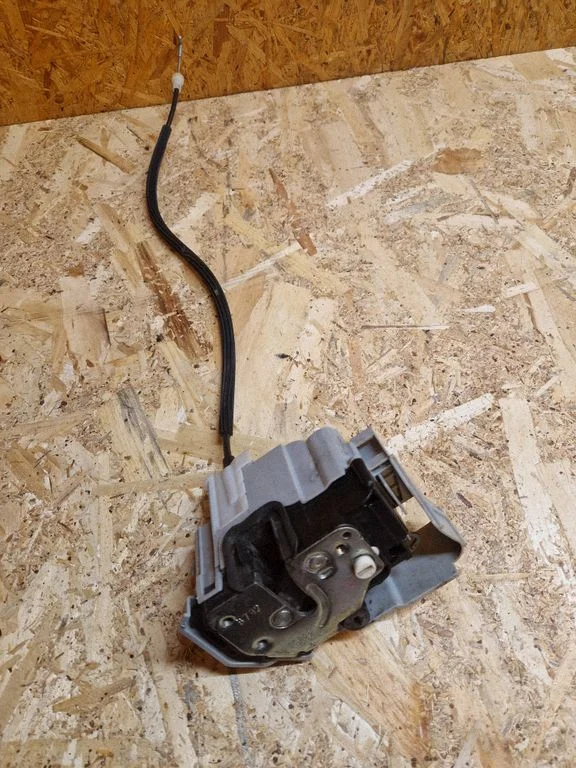 Rear door lock 50S08