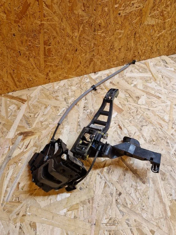 Rear door lock – Ford S-MAX (2006-2015)