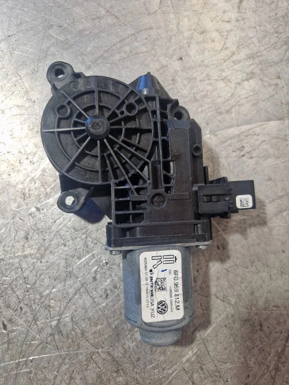 Rear door window regulator motor 6R0959812M