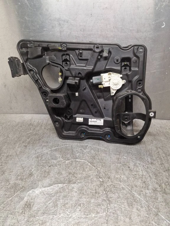 Rear door window regulator with motor 963209103