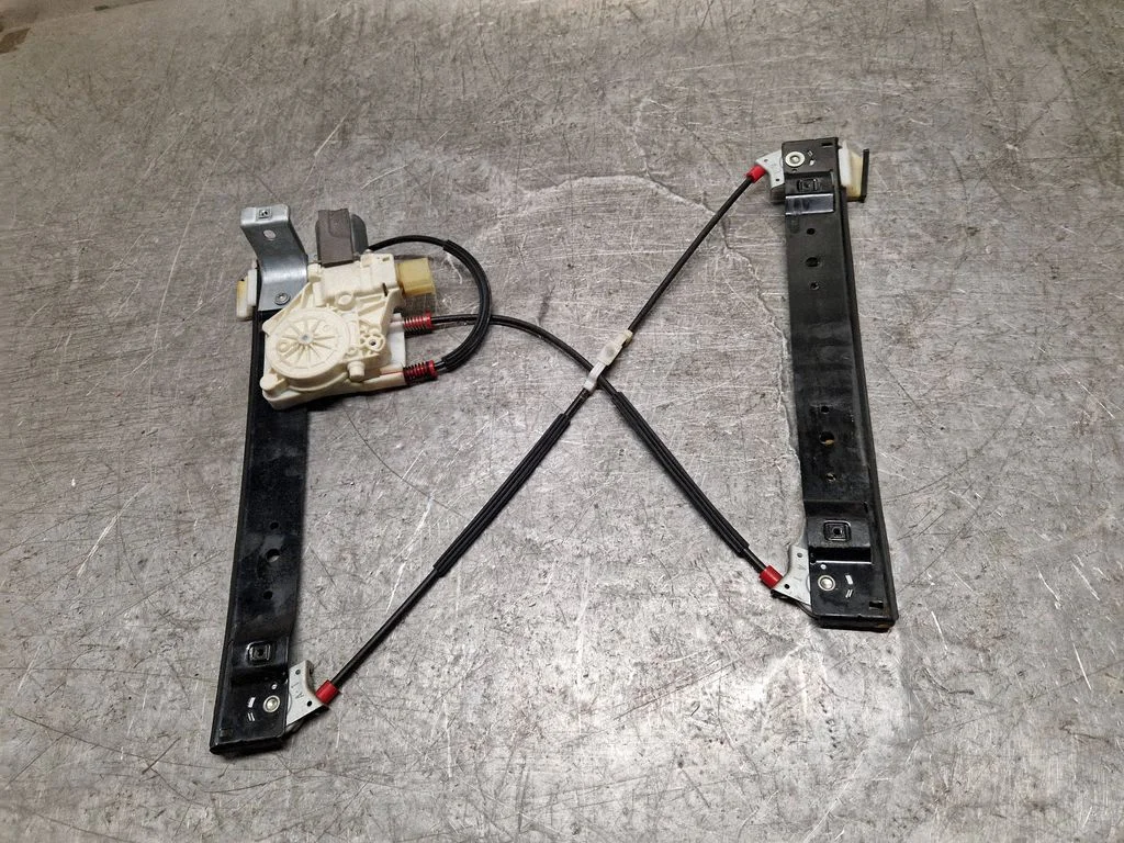 Tagaukse elektriline aknatõstuk mootoriga 0130822287