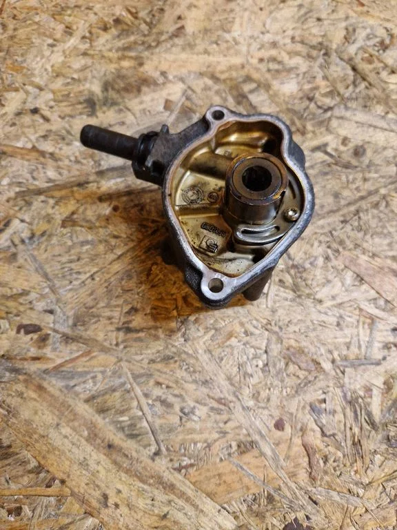 Vaakumpump A6512300165