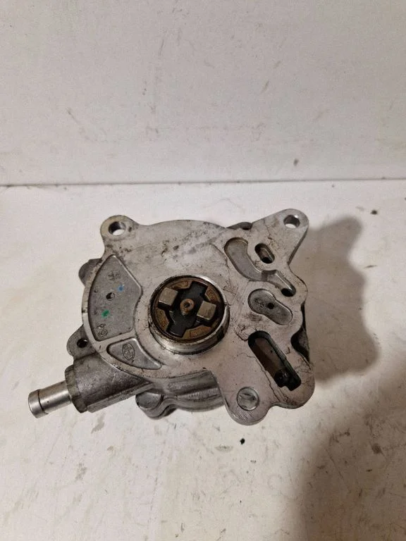 Pompa próżniowa (vacuum) 03G145209C