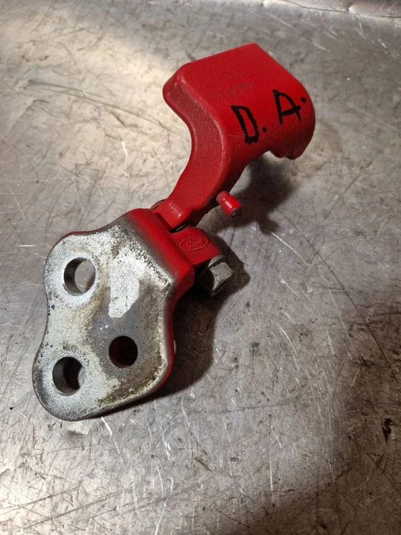 Front door lower hinge – Ford Transit Custom (2013-2023)