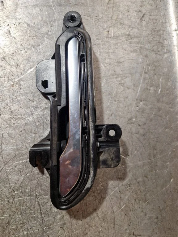 Front door exterior handle – Tesla Model Y (2020-)
