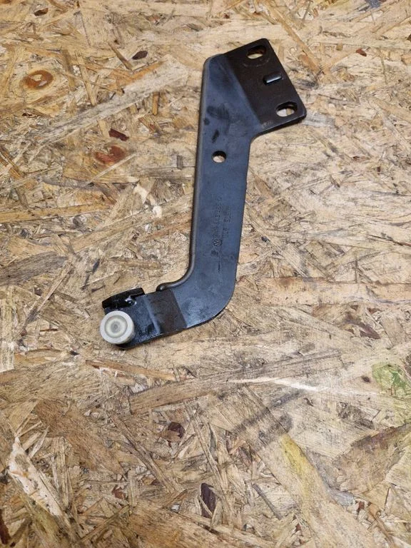 Sliding door upper roller guide/hinge – Volkswagen Sharan (2011-)