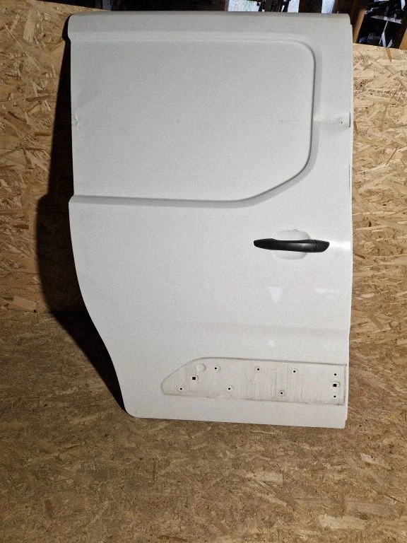 Side sliding door – right