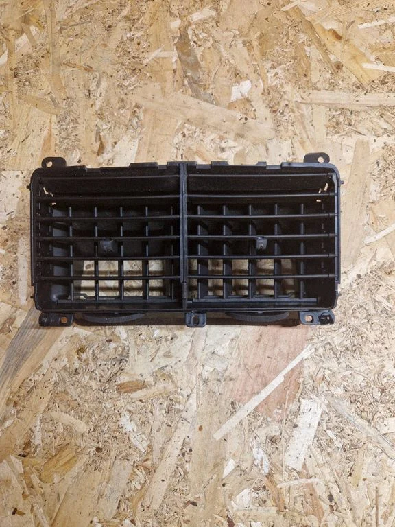 Dash center air vent grill 20C82314740