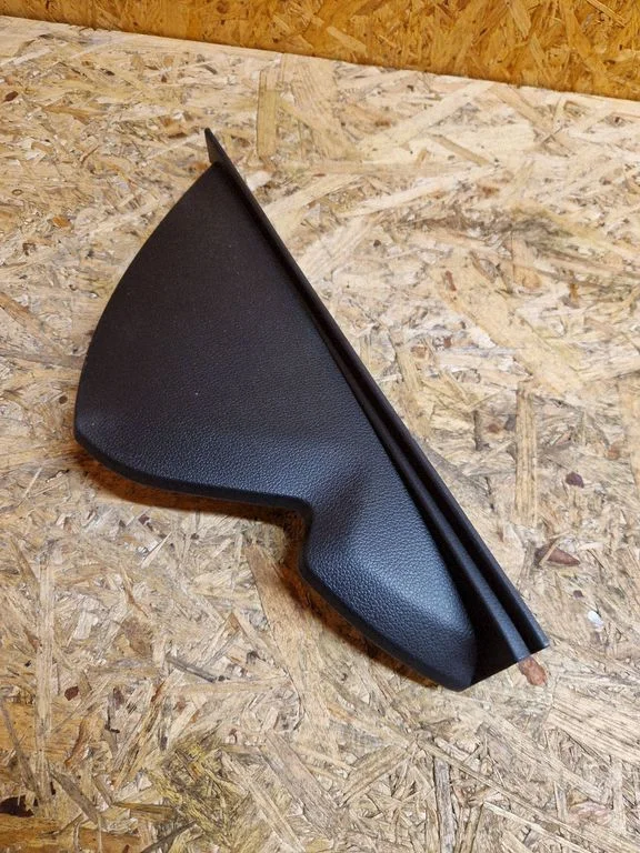 Dashboard side end trim 7667035001 – KG Mobility Tivoli XLV (2015-)