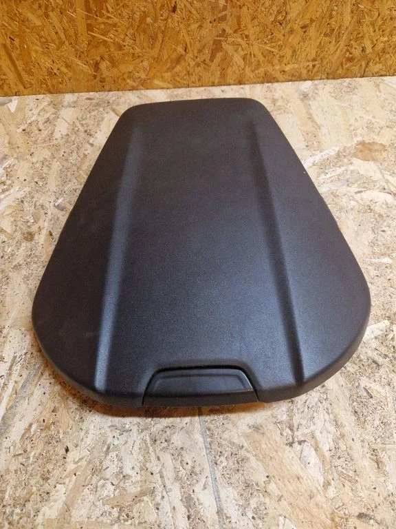 Glove box lid/cover BK2110A894
