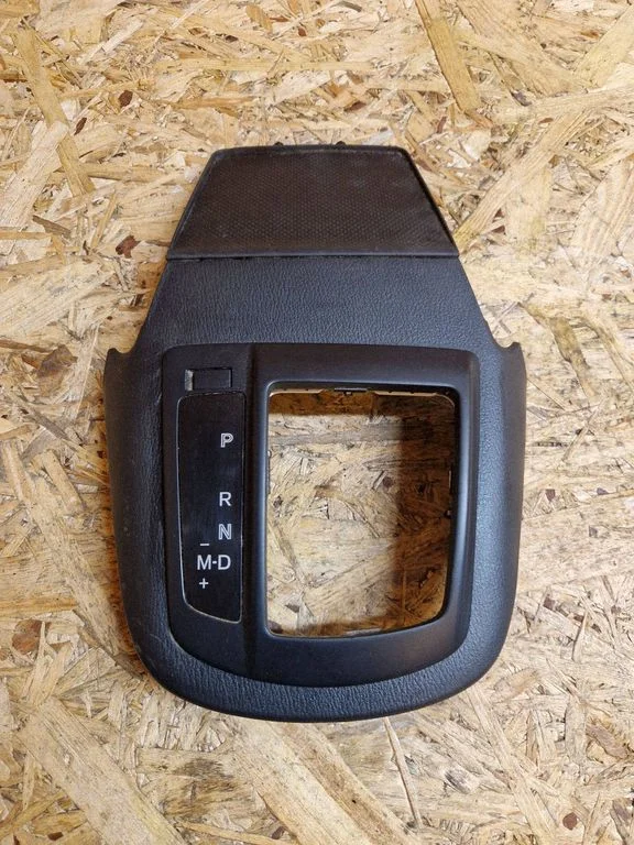 Gear shifter surround trim plastic KD4564362