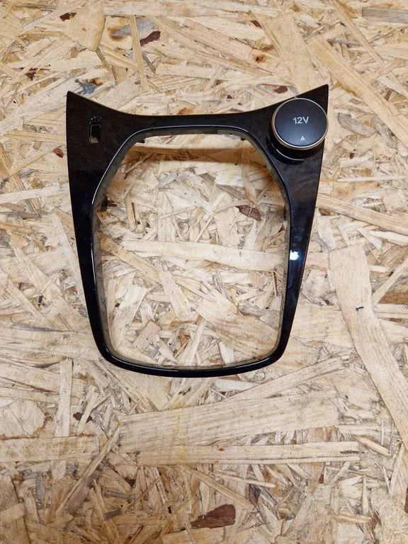 Gear shifter surround trim plastic H1BBA044H83C