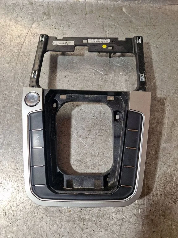 Käigukangi ümbrise viimistlus (plastik) – Volkswagen Passat B7 USA (2012-2019)