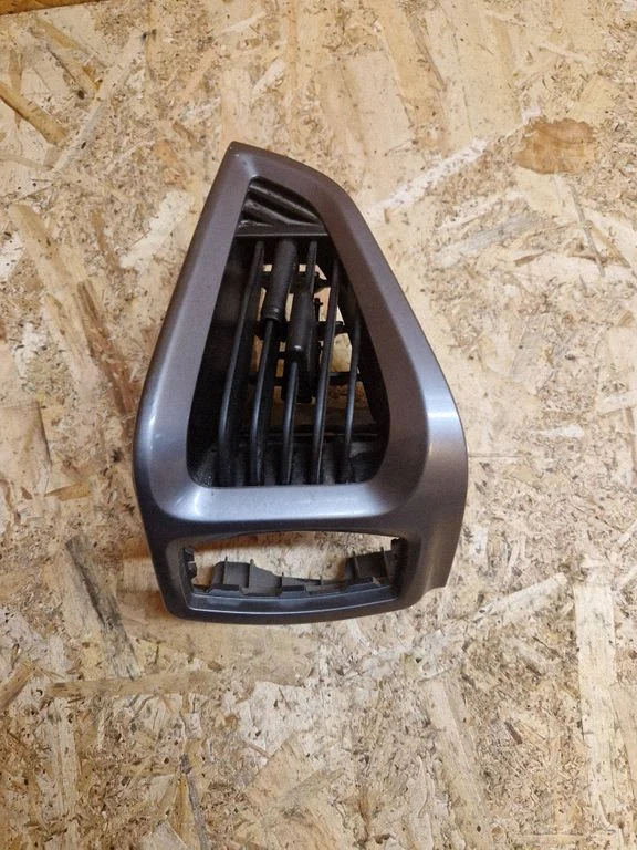 Dashboard side air vent grill/cover trim BK21V018B09