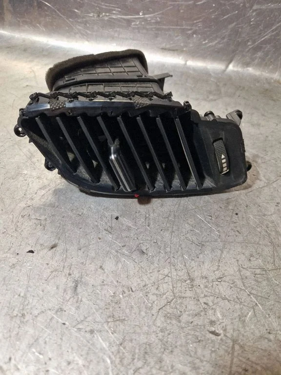Rear air vent grill – Hyundai i30 (2013-2016)