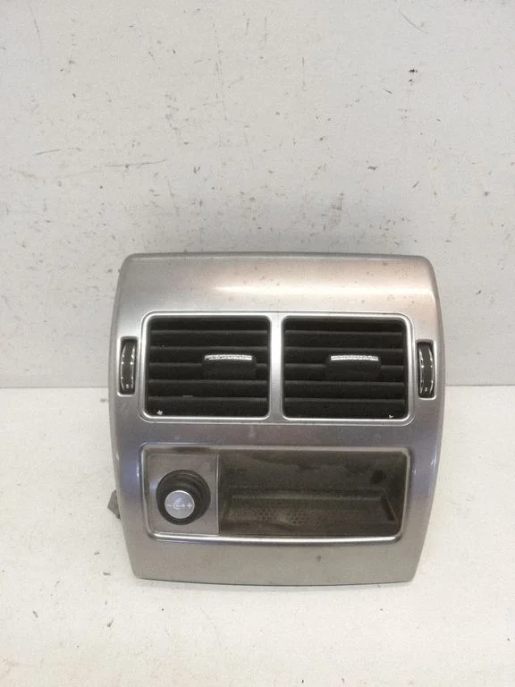 Rear air vent grill – Jaguar XF X250 (2007-2015)